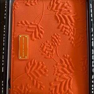 NEW IN BOX! MARC JACOBS TABLET SLEEVE 17cmWx23cmH